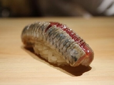 A photo of Iwashi nigiri
